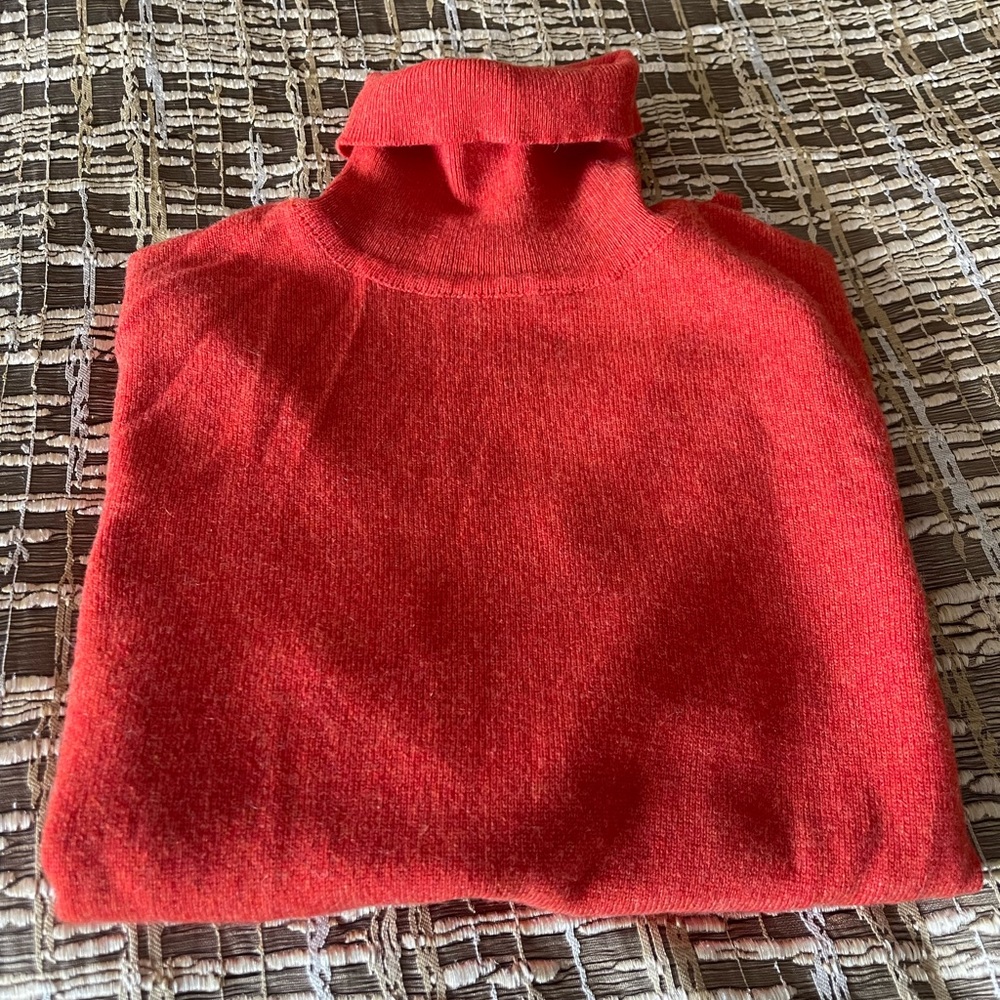 Maria Santini/ N.Peal 100% cashmere beautiful orange size 44… short sleeve